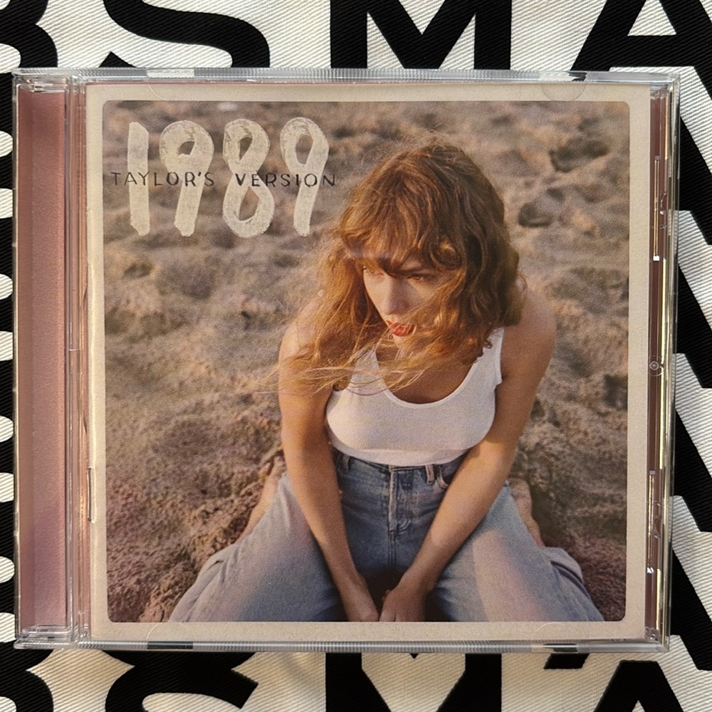 Taylor Swift 1989 (Taylor's Version) CD - White and Blue